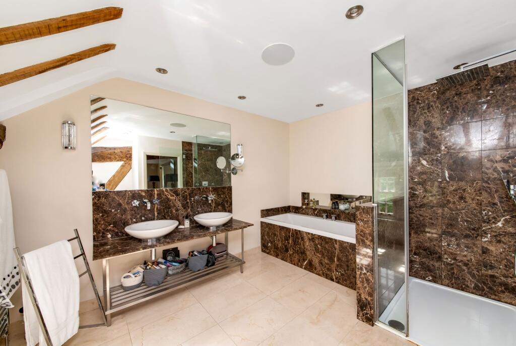 BEDROOM ONE EN-SUITE