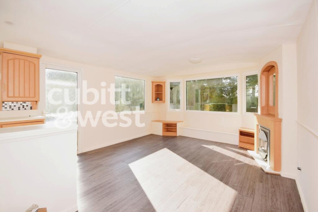 Living/Dining Area