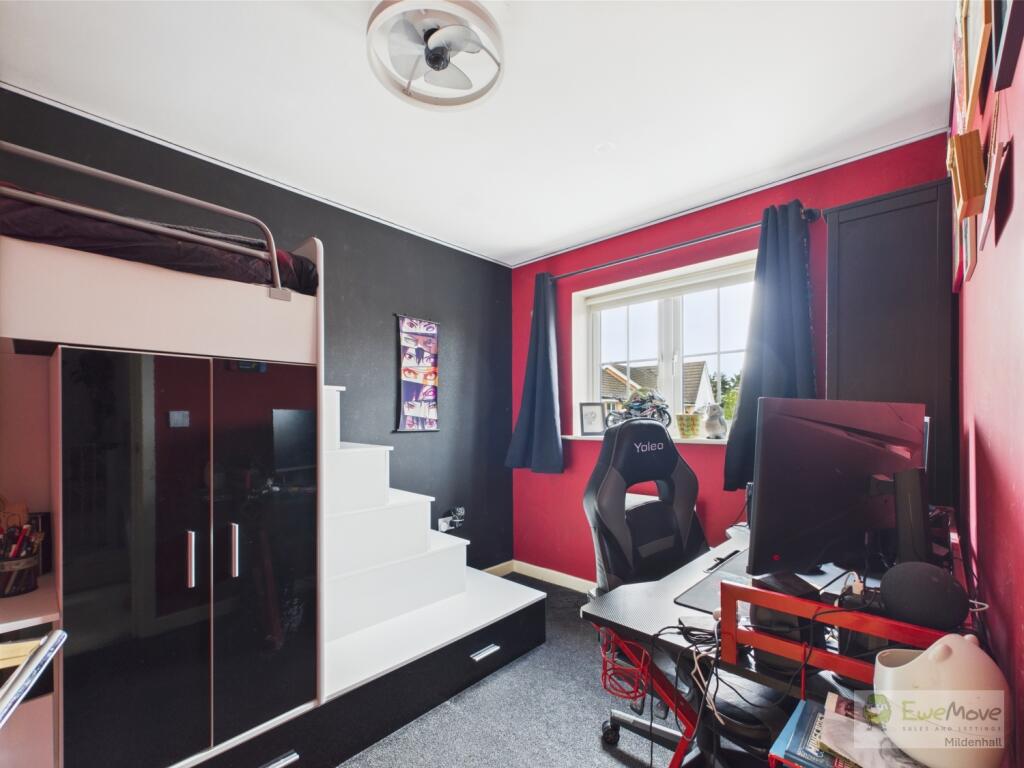 CAM03603G0-PR0036-STILL016