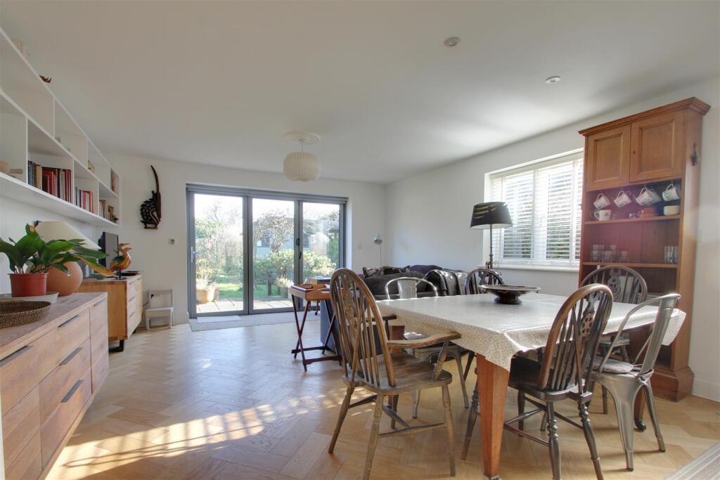 Open Plan Lounge Kitchen