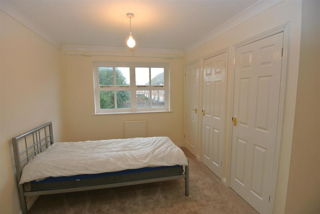 Bedroom 1.JPG
