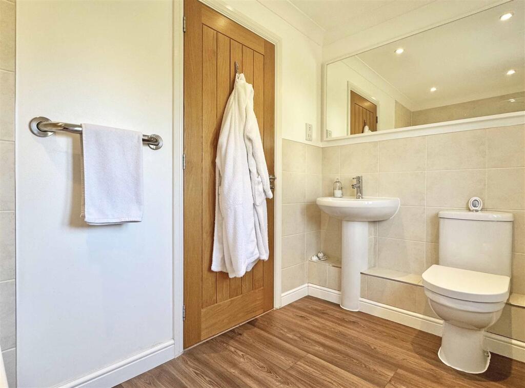 Family Bathroom.jpg
