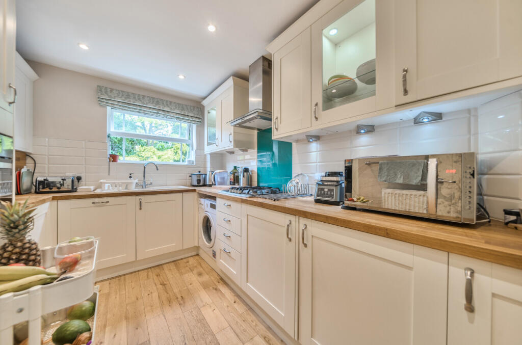 1303606-5-683ed09...