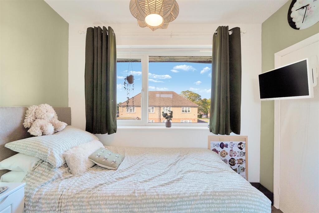 2 Well Close - H3JhS6LdaTPQmvEzMuDt.jpg