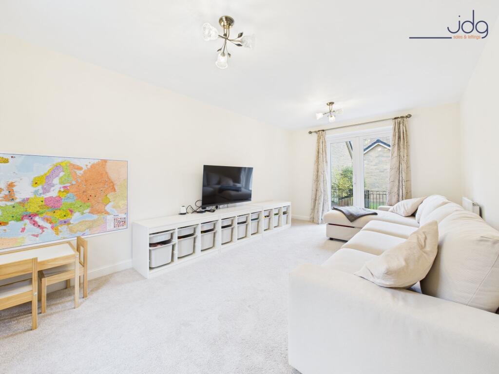 Cosy Lounge with external access