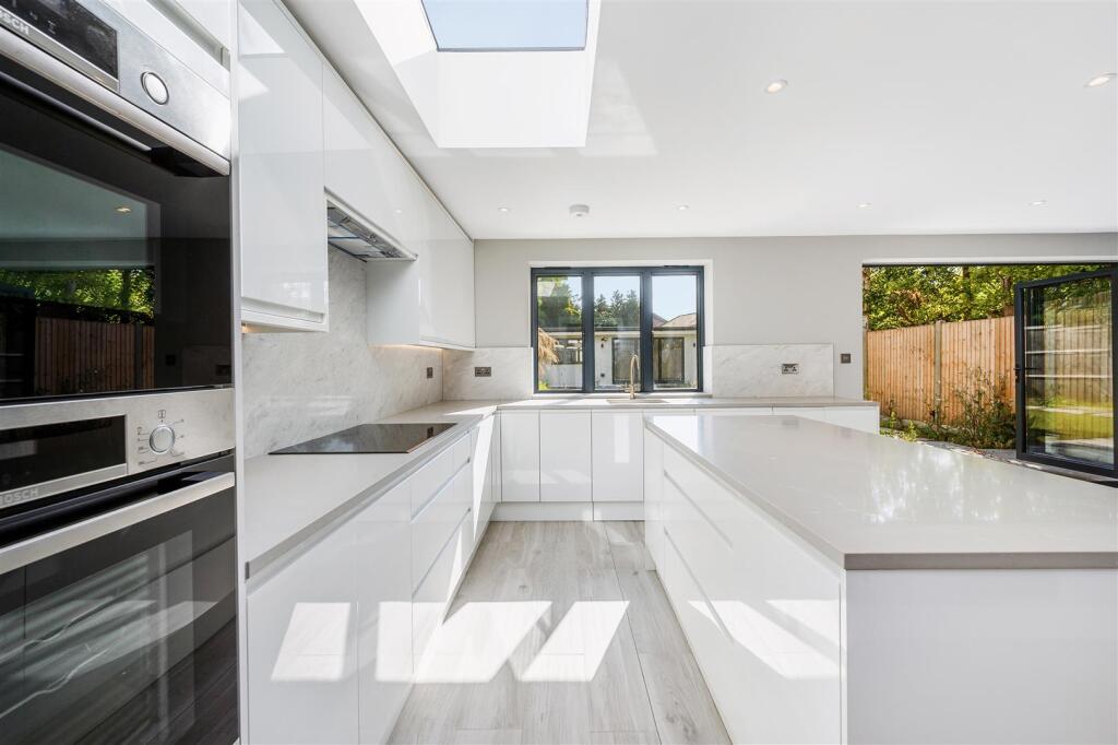 87 Brassie Avenue-6.jpg