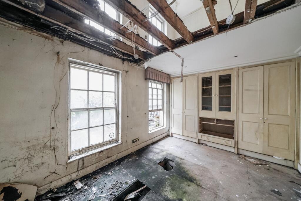 17 Yeomans Row, Kensington, London SW3 2AL