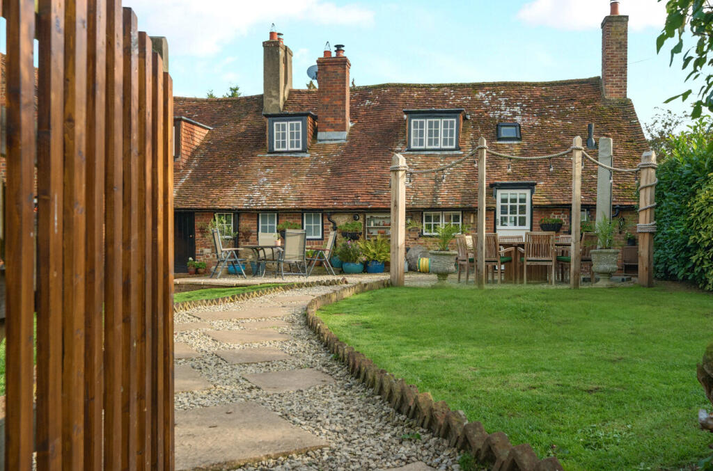 1357665-29-68dabf...