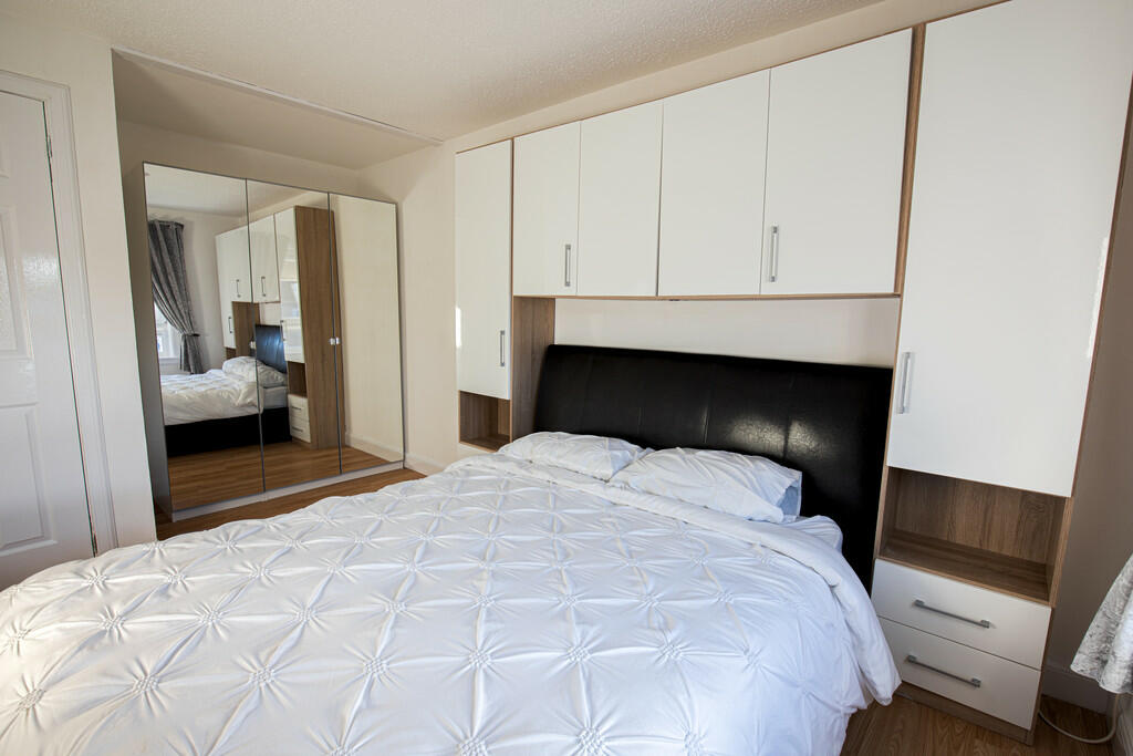 Bedroom(AltAngle)