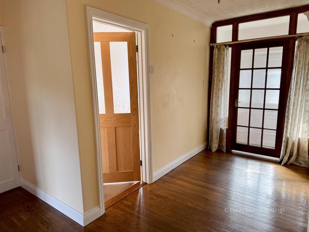 3 Larch Rd Kettering-27.jpg