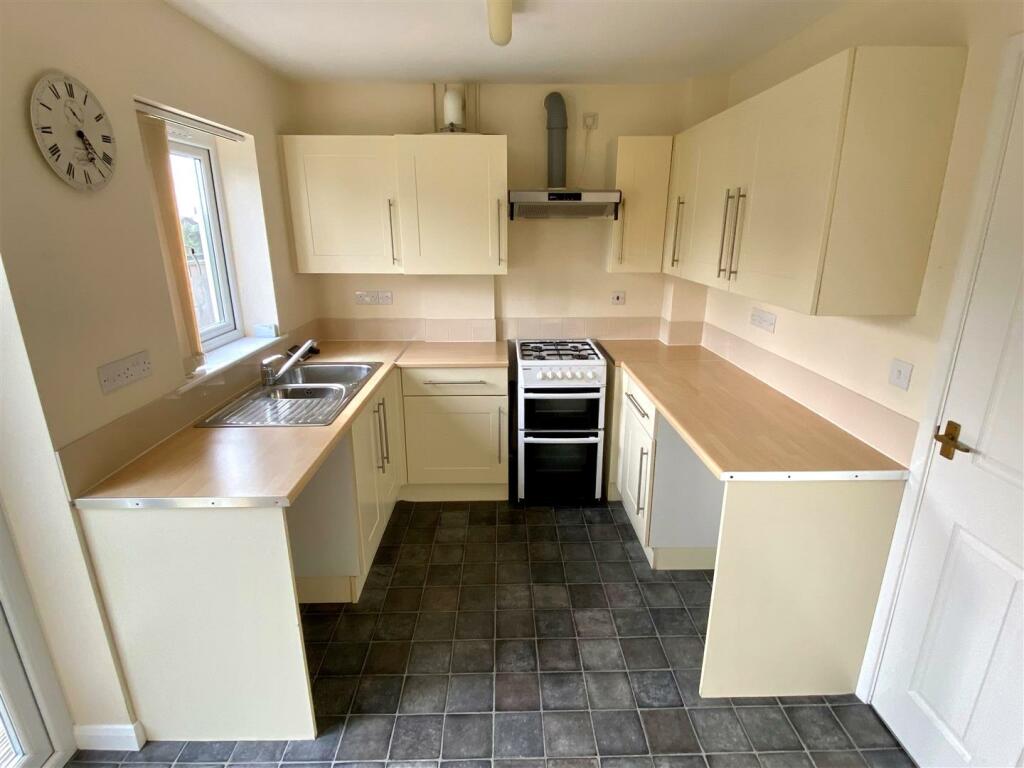 15 Dale Close Kitchen