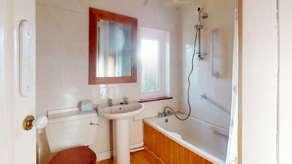 98-The-Crossways-Bathroom.jpg