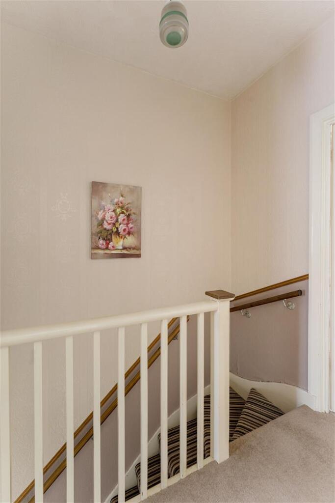 Lyne Crescent E17