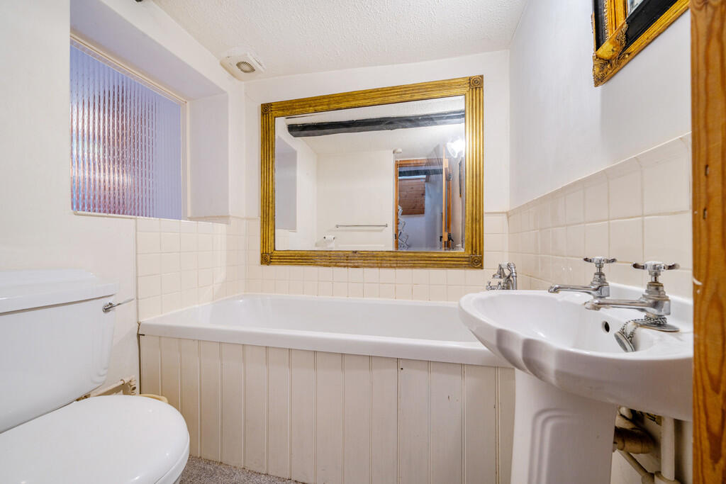 1374586-12-6909d4...