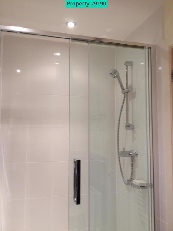 Master Ensuite Shower