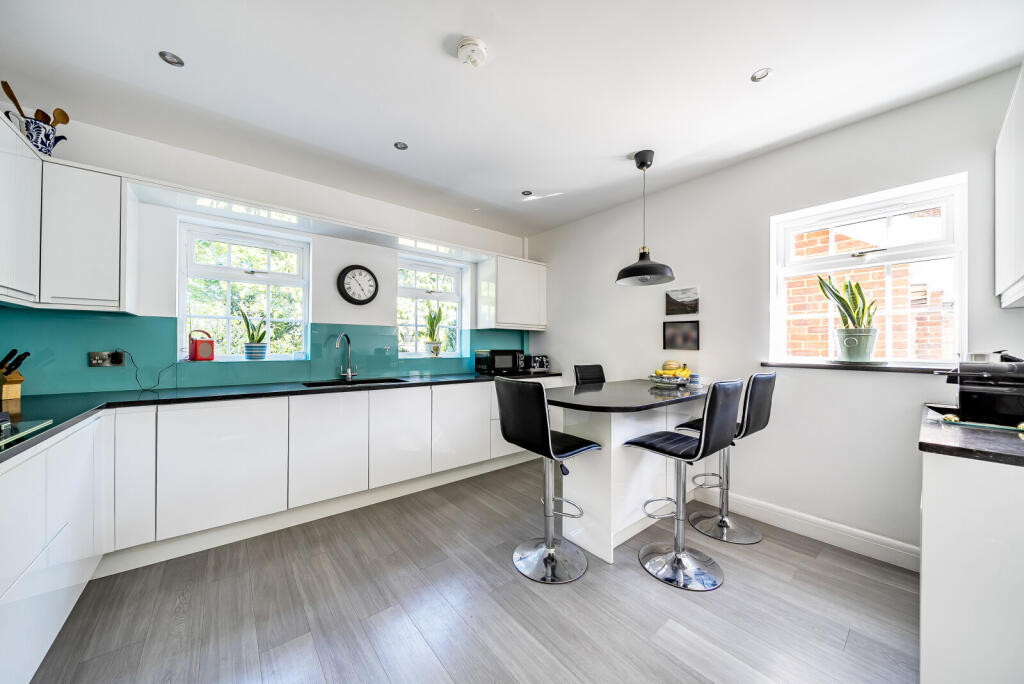 1318021-5-6862b9d...