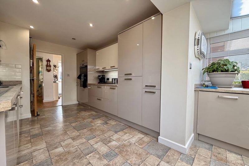 Re-styled Kitchen/Breakfast