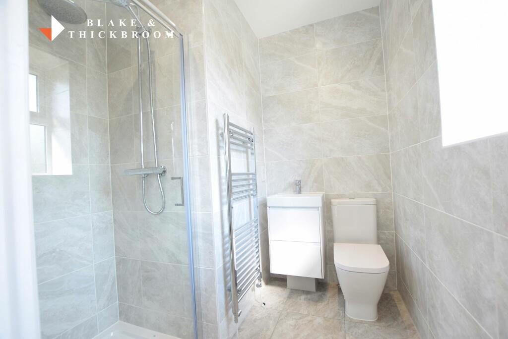 EN SUITE SHOWER ROOM