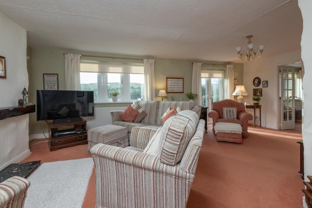 19 - 1 Westfield Mews BD13 3AP