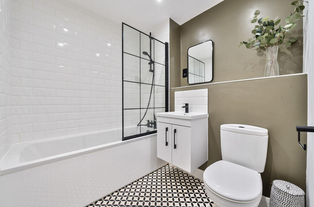 18-681c8c057f9ed-...