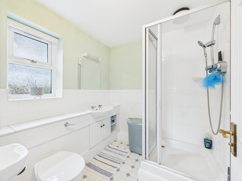 en-suite shower room