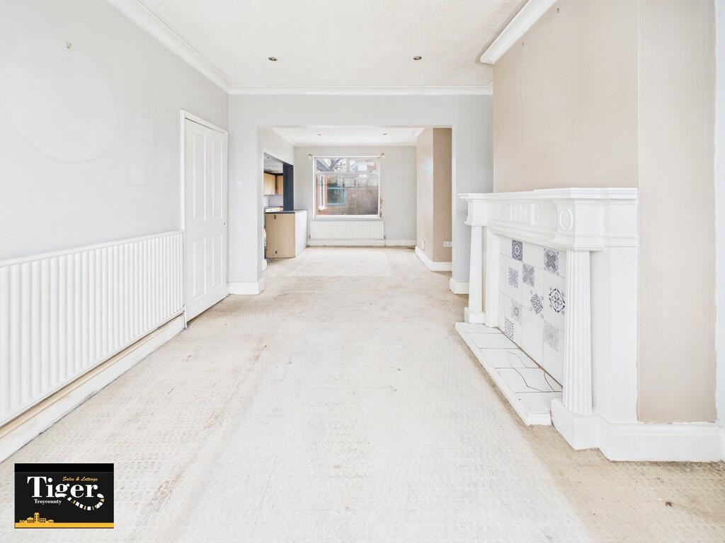 CAM02176G0-PR0782...