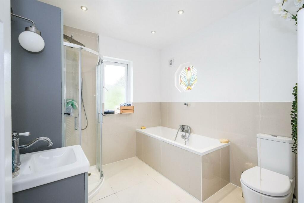 13 dovehouse gdns-1_rszd.jpg