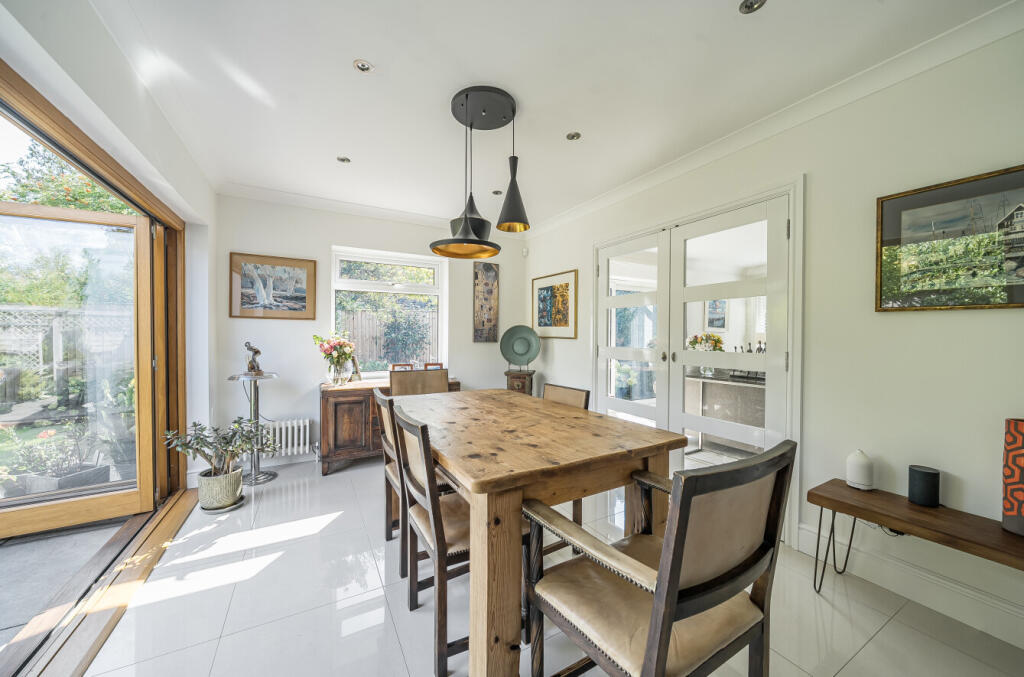 1346863-14-68baf7...