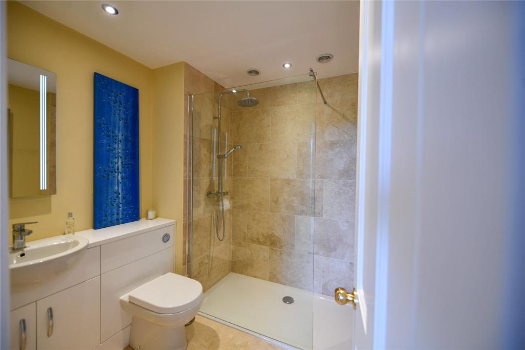 En Suite 2