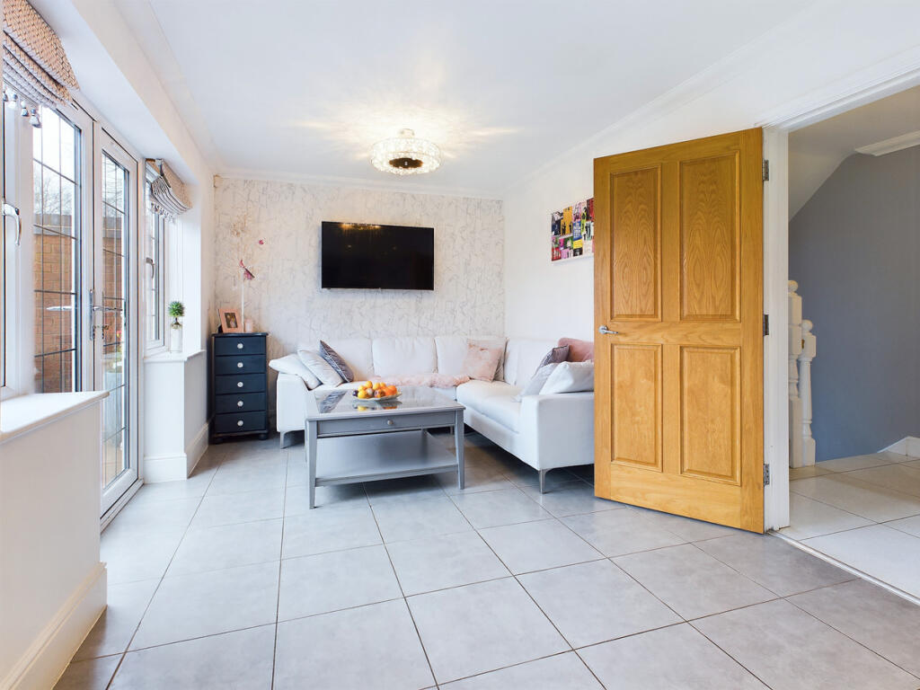 Kitchen / Diner &amp; Living Space