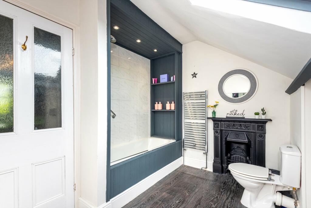 Attic En-Suite Bathr