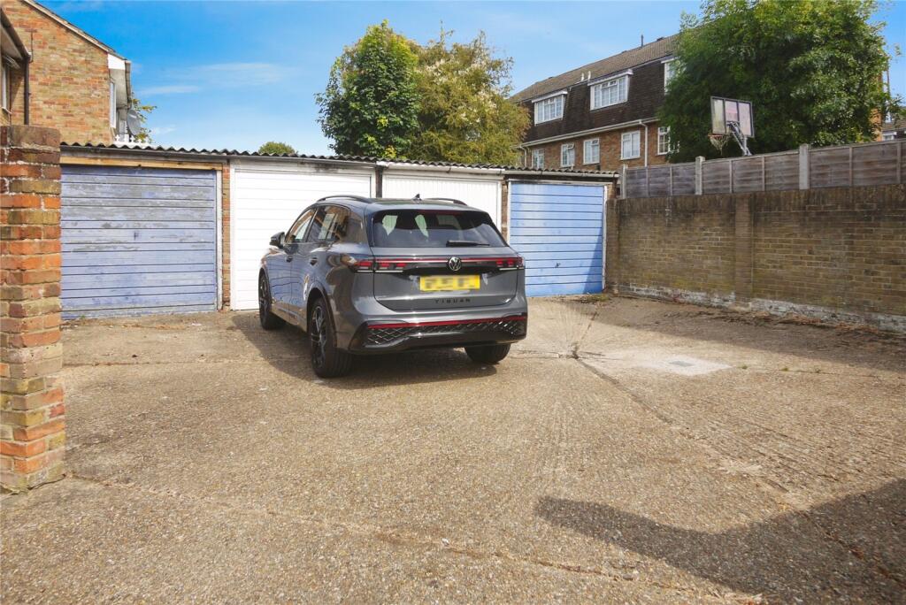 Garage/Parking