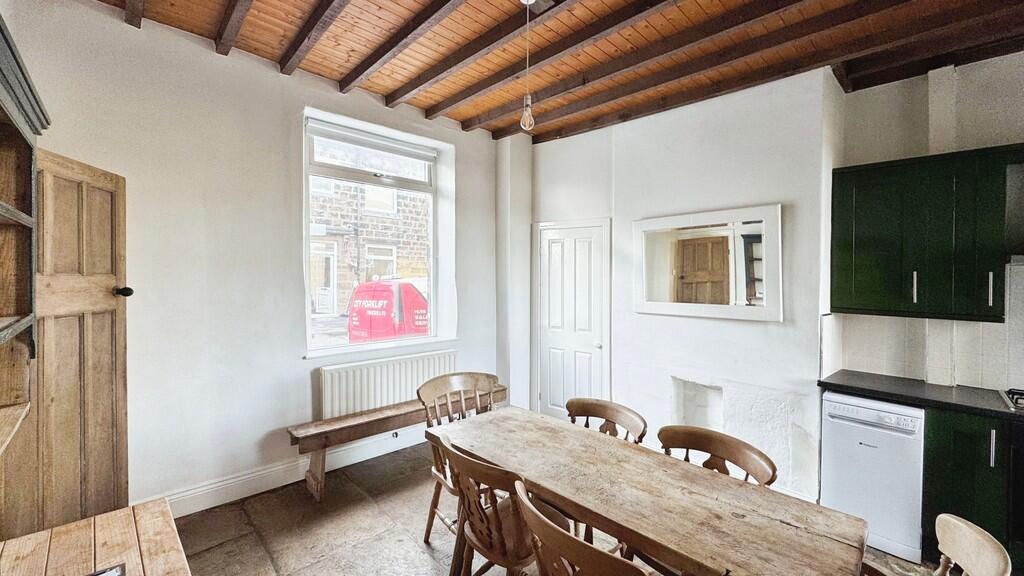 52200210-image_pi...