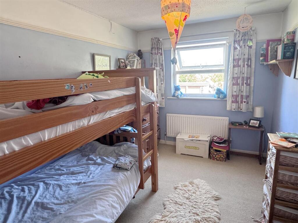 Bed 4.JPG