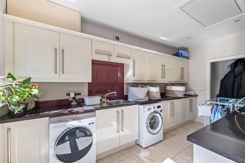 UTILITY ROOM