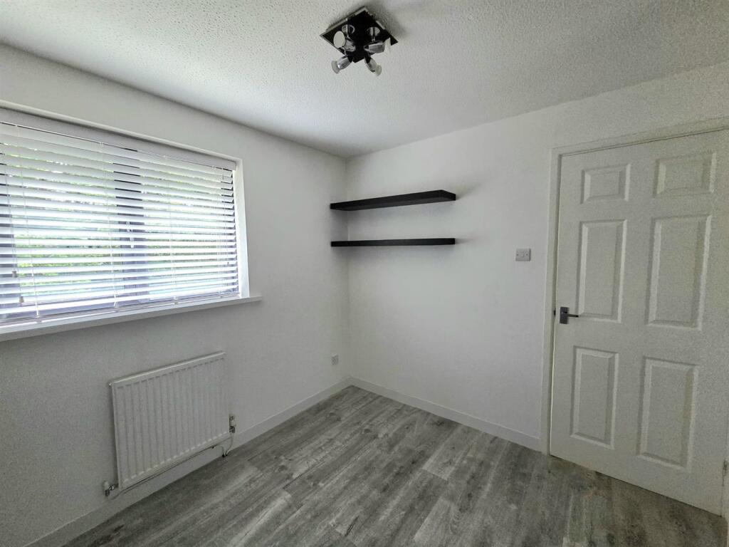 26 castel morgraig bed 2...jpg