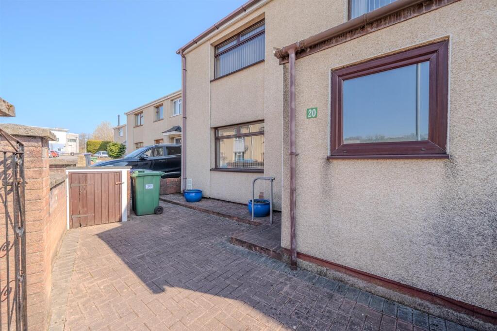 20 Radnor Way-21.jpg