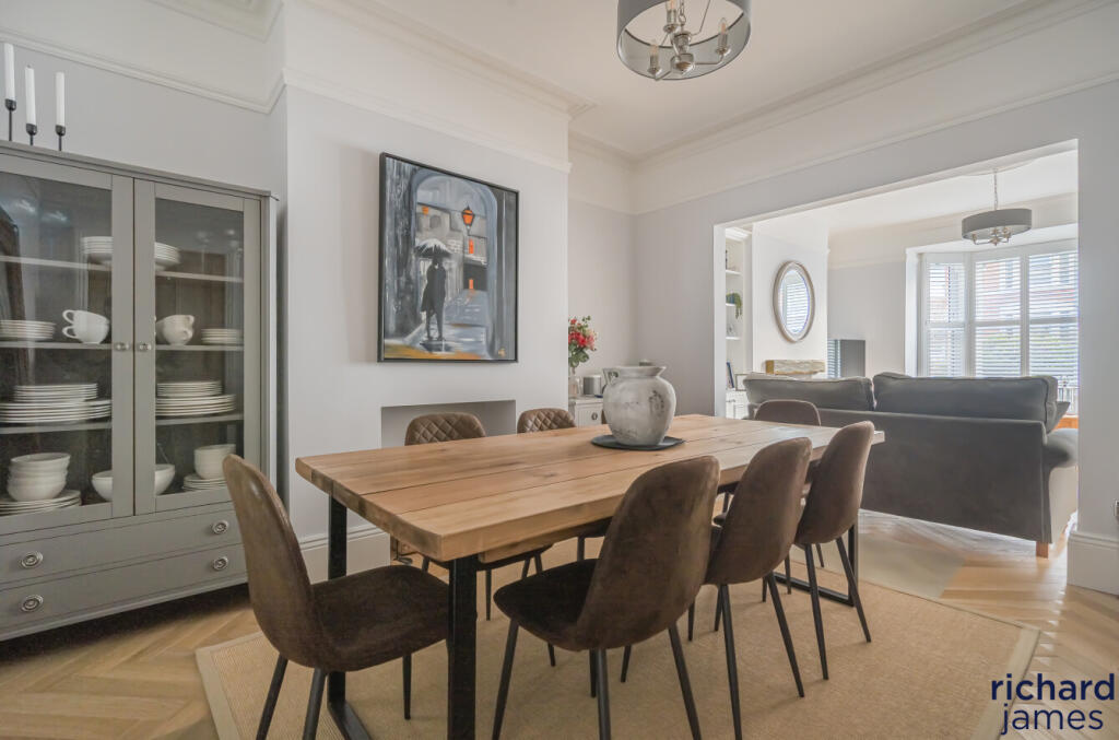 f594a77efaa749e59fcc40ed835e7a69