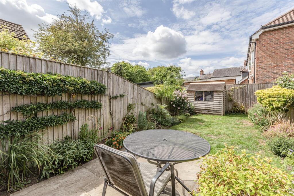 2 Kings Terrace, KT14 7AP - 12.jpg