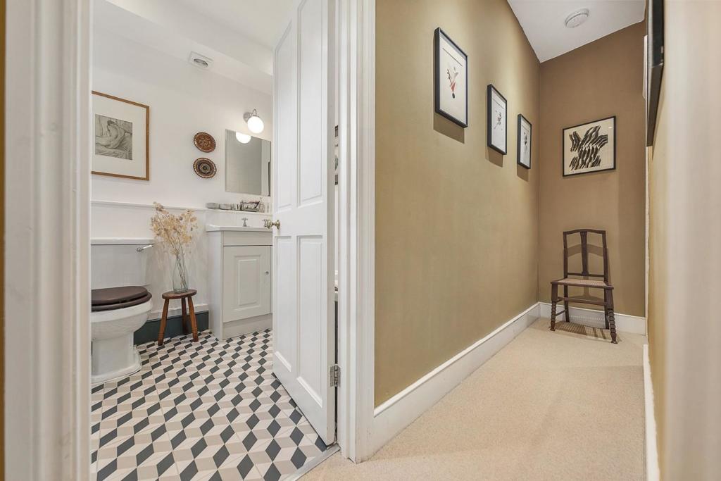 Hallway.jpg
