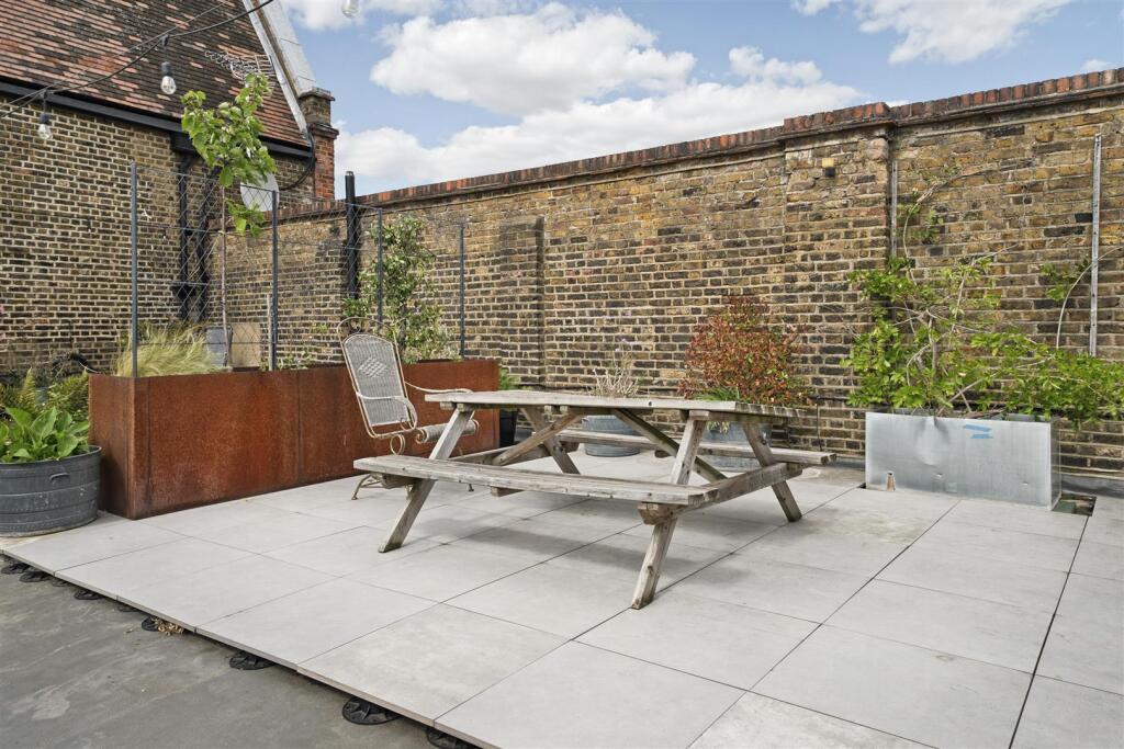 Communal Roof Terrace