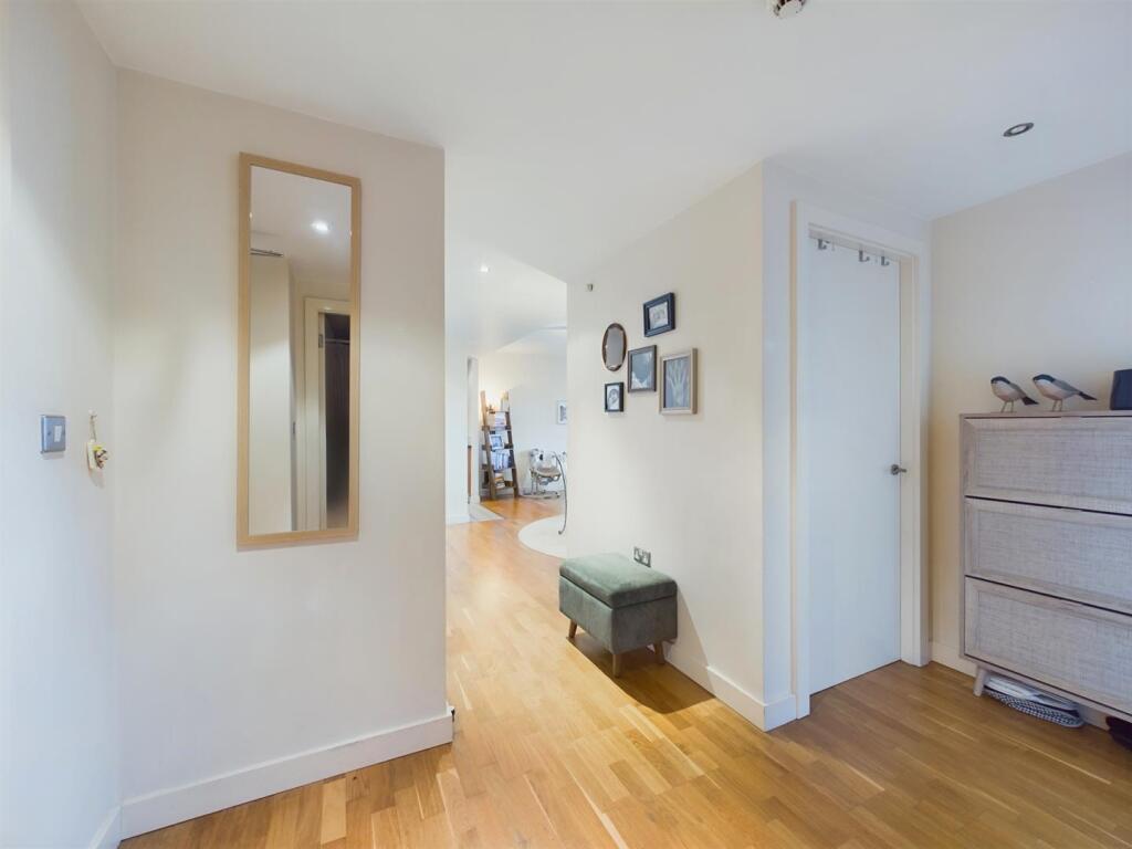 CAM01389G0-PR0093-ST