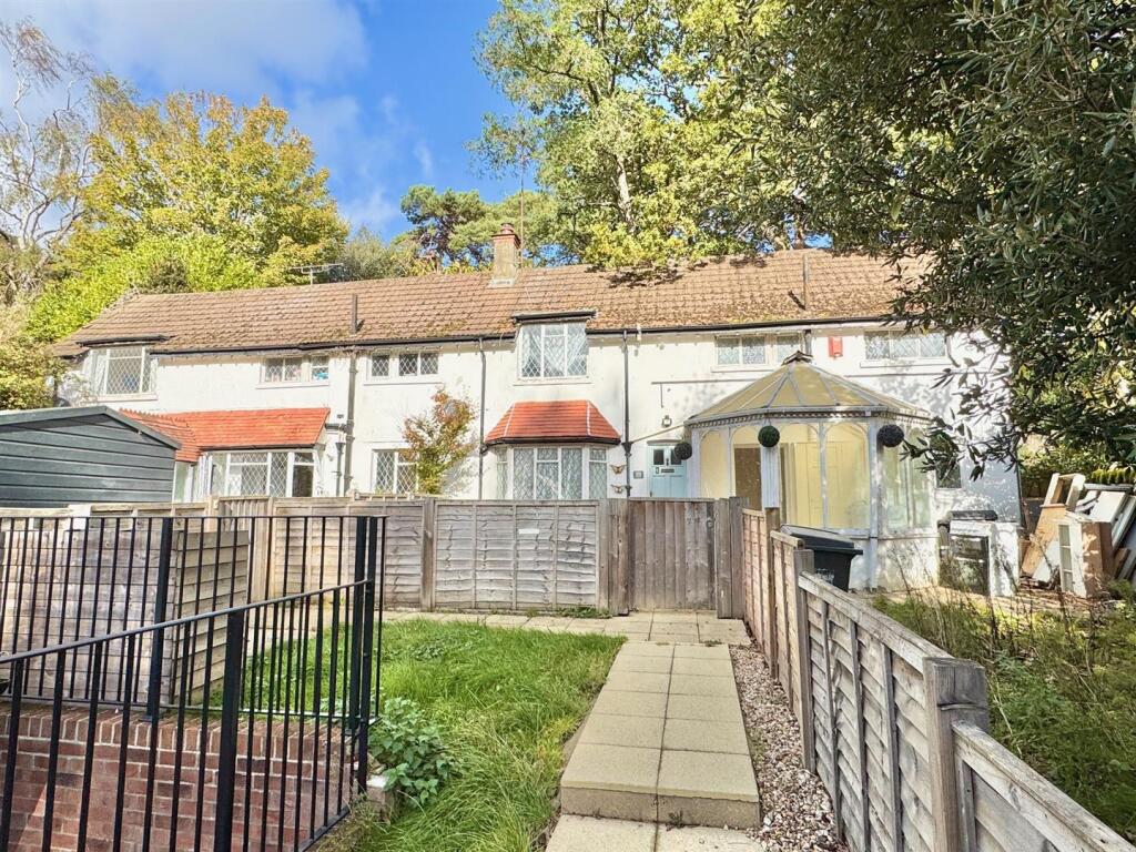 Front Cottages.jpg