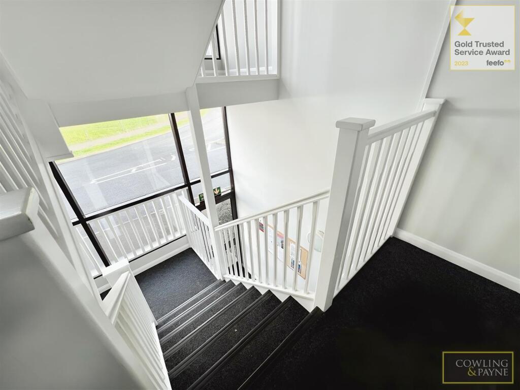 COMMUNAL STAIRCASE &amp; LANDING