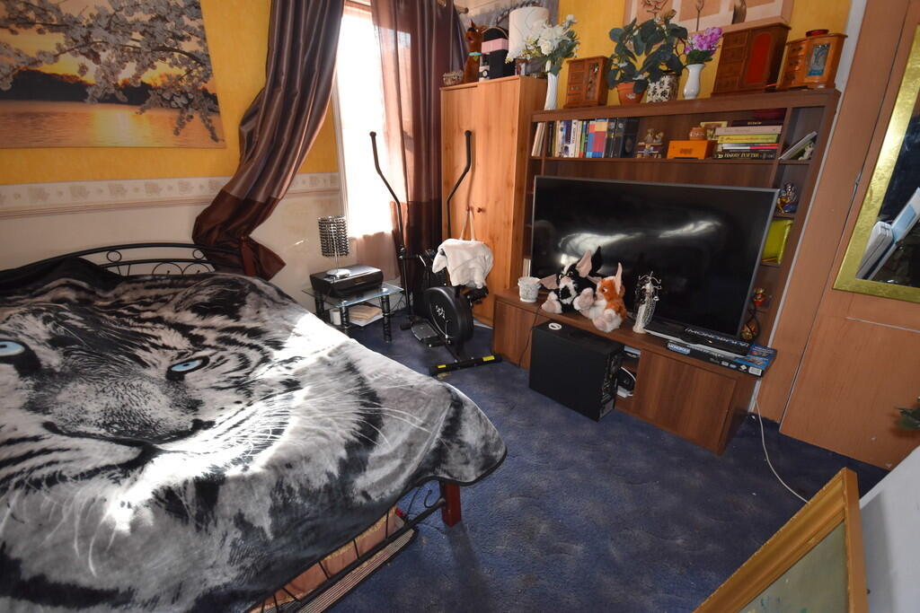 IMG_395863_6_larg...