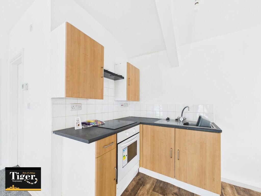 CAM02176G0-PR0494...