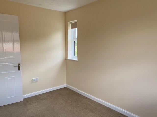 Bedroom 2 (2)