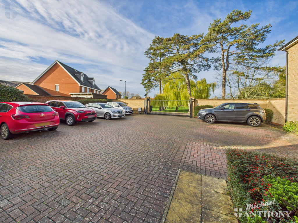 CAM03852G0-PR0488-STILL012