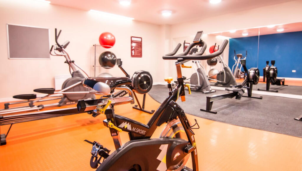 burgesshs7373729Burgess House - 7 (Medium)20666...