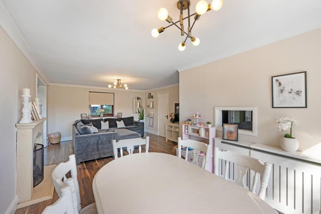 9 Kirkdale Close HDR-5.jpg